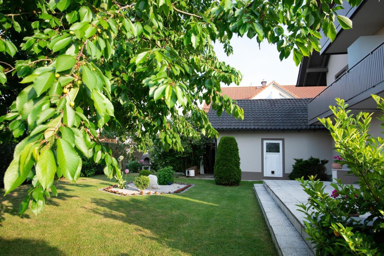 Appartementhaus Badria Bad Fussing Exterior photo